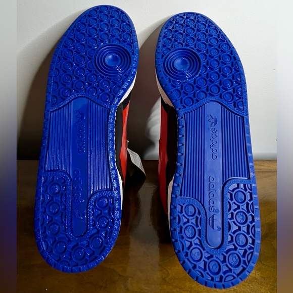 𝗔𝗱𝗶𝗱𝗮𝘀 𝗠𝗶𝗱 𝗛𝗶𝗴𝗵-𝗧𝗼𝗽- 𝗕𝗹𝗮𝗰𝗸 𝗕𝗹𝘂𝗲 𝗥𝗲𝗱. 𝗡𝗘𝗪 - Picture 4 of 4